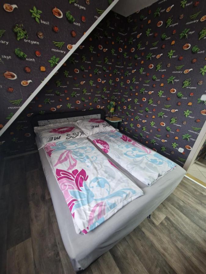 Marti 3 Bedroom Apartment Debrecen Exteriör bild